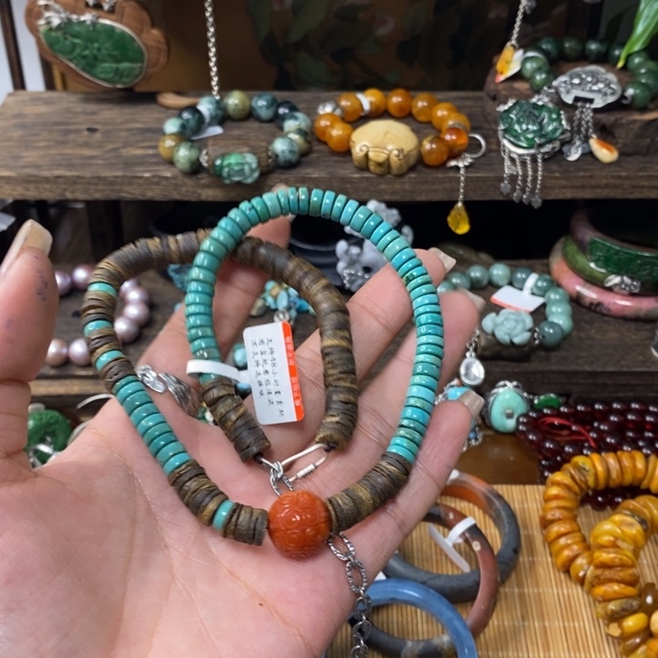 南红玛瑙手链未镶嵌我****?