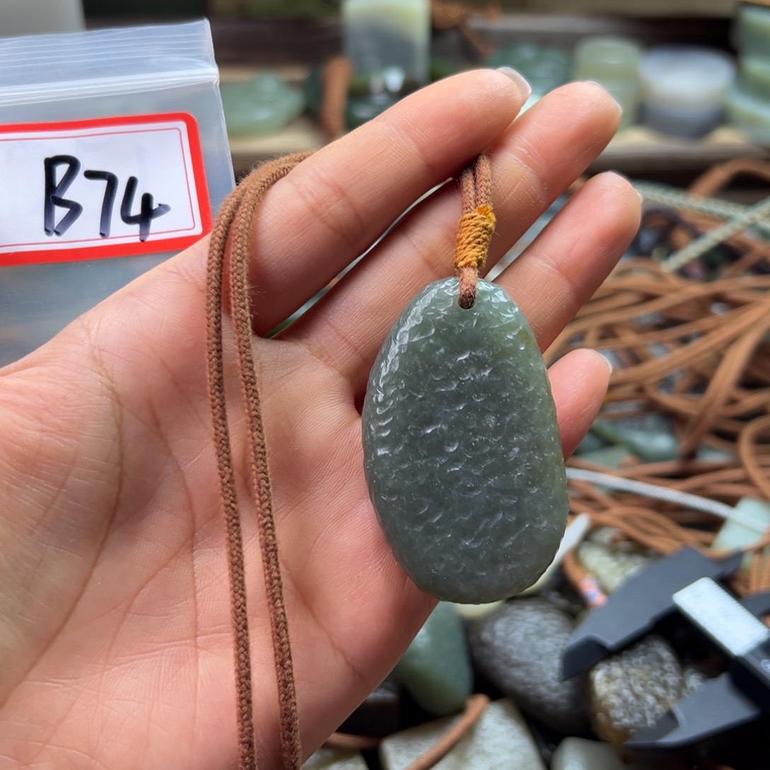 和田玉（糖玉）未镶嵌颈饰