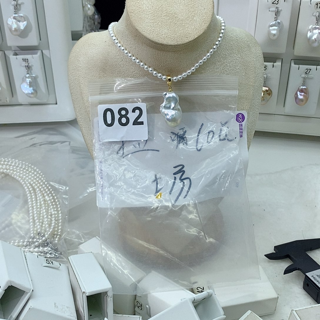淡水珍珠颈饰合金