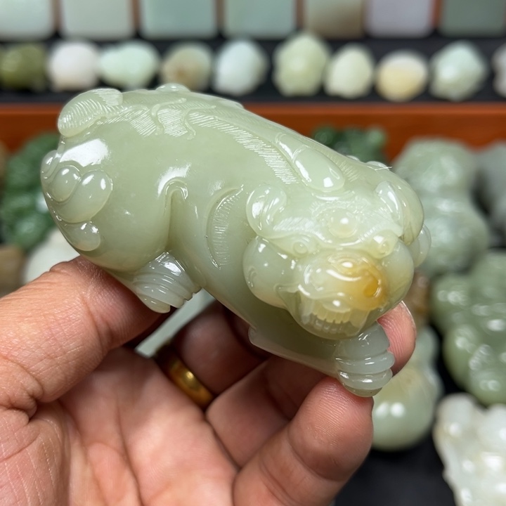 通***知和田玉未镶嵌挂件