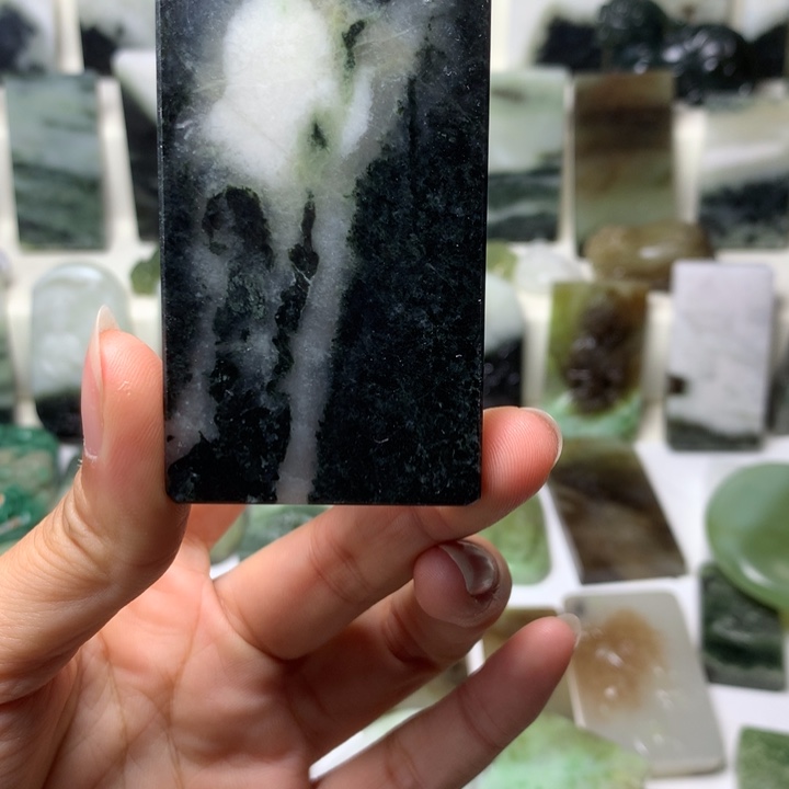 独山玉未镶嵌颈饰