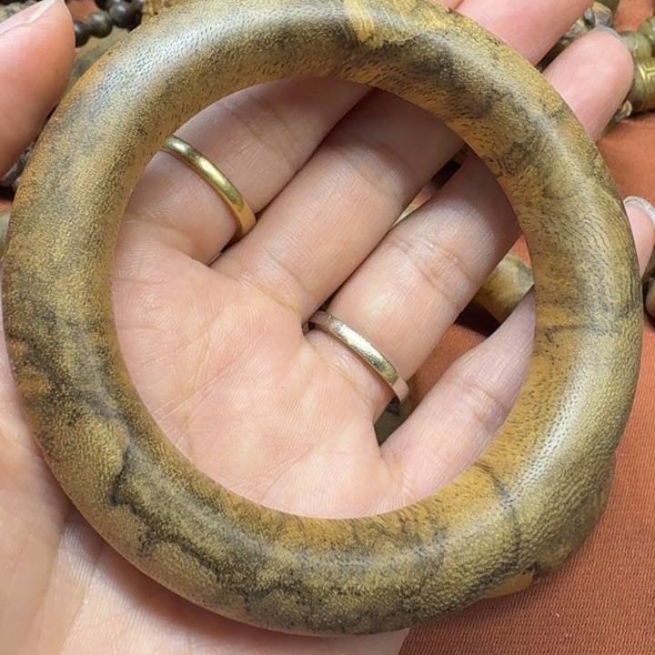 大叶紫檀（黑酸枝木类）