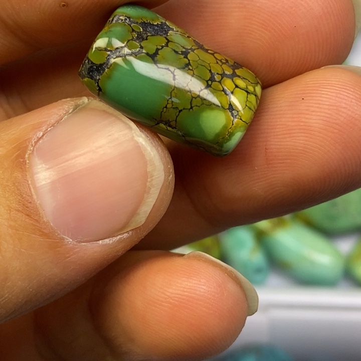 不***名高瓷军绿网花随行