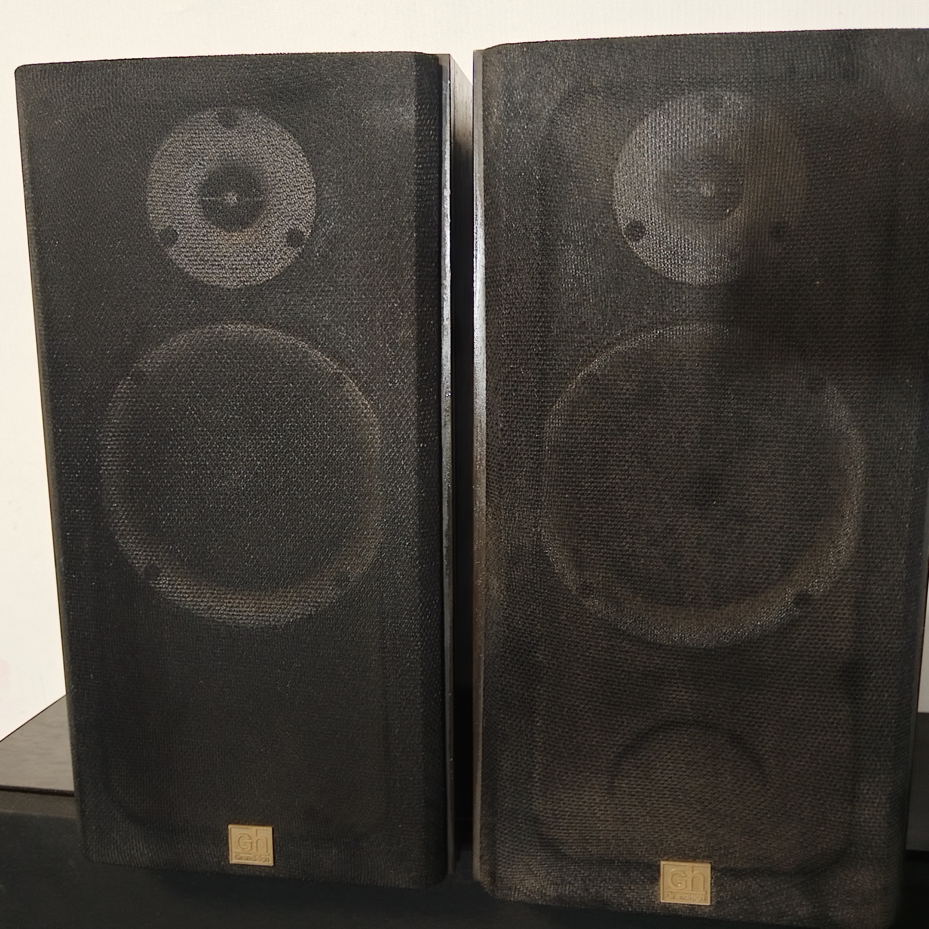 8新  进口小音响一对，不包邮费到付，不支持七天无理由退货