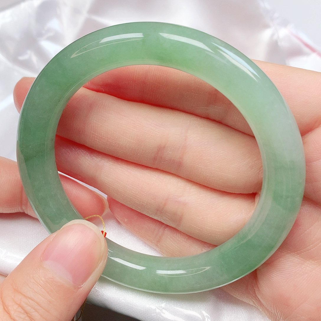 翡翠手镯未镶嵌抖音501