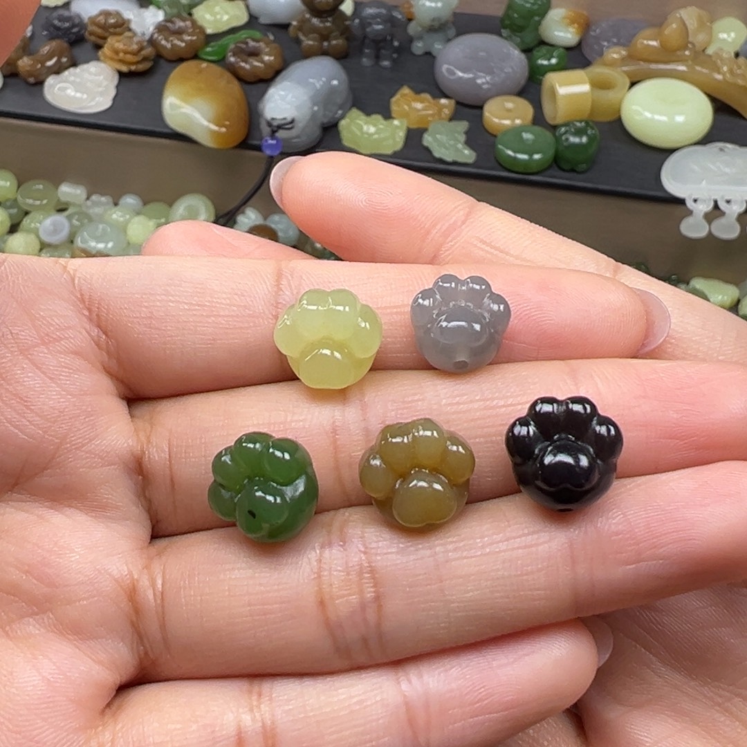 和田玉未镶嵌颈饰98一个多样性发其一