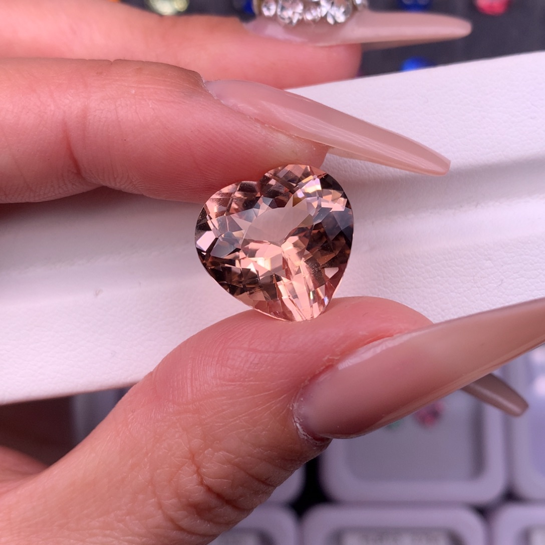 绿柱石（摩根石）裸石未镶嵌12.16ct莲花色摩根石全净无暇