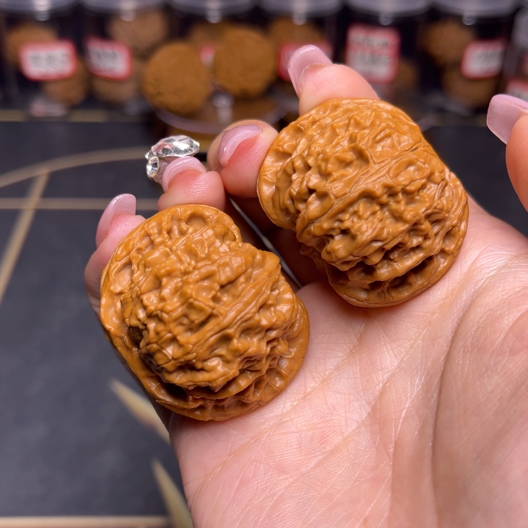 阿***卟吊坠文玩核桃苹果园