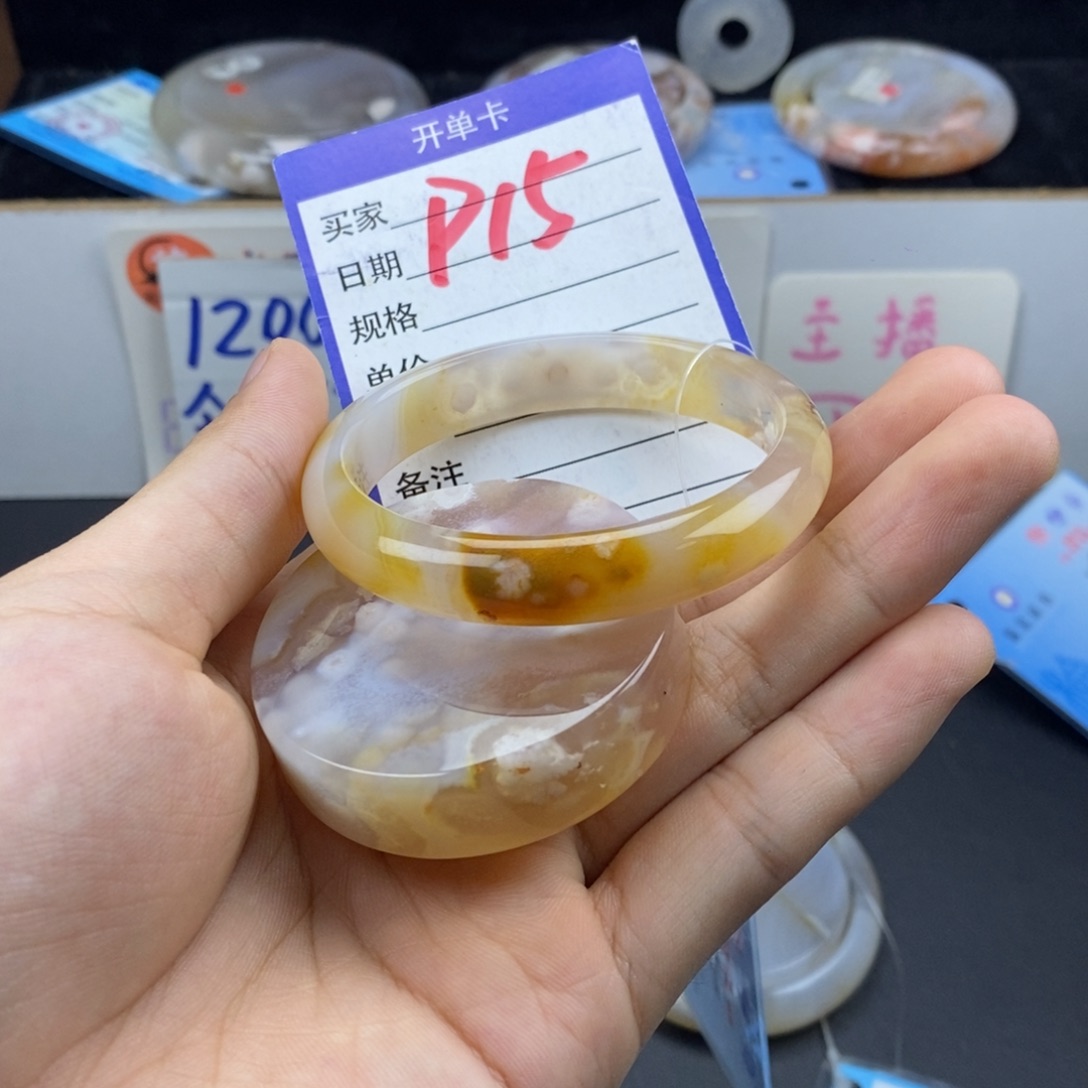 石英质玉手镯未镶嵌ℒ****