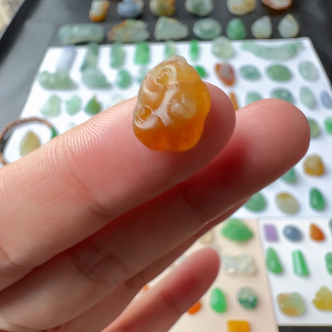 未镶嵌定制翡翠冰黄翡如意