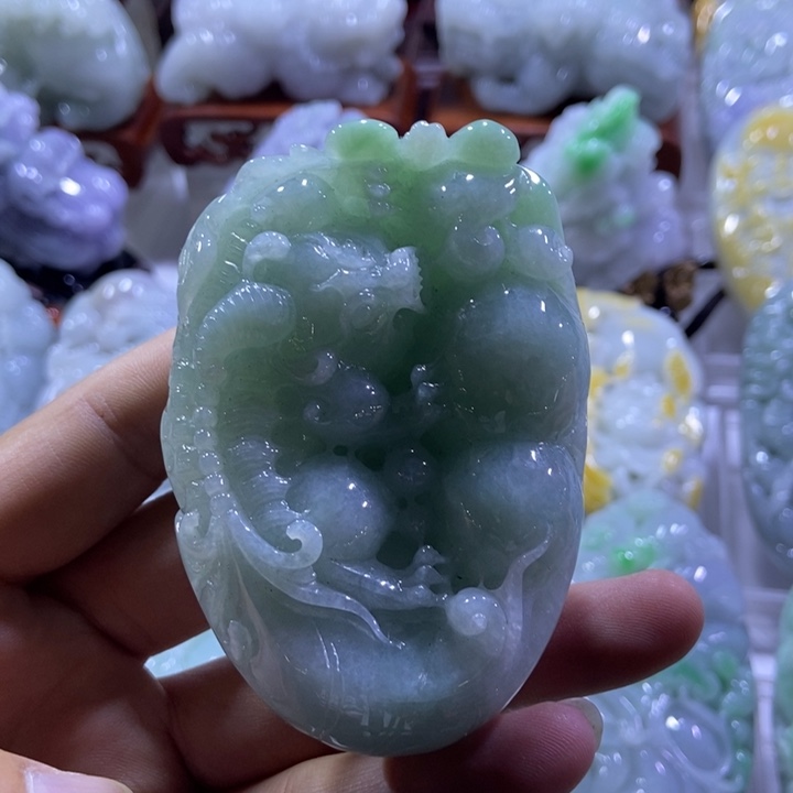 翡翠未镶嵌把件貔貅