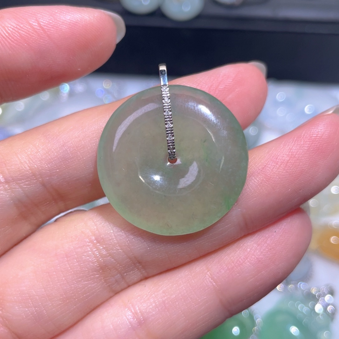 颈饰18K金镶嵌翡翠翡翠