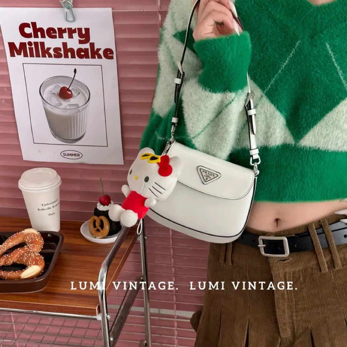 95新 Prada/普拉达 白色Cleo亮面皮革迷你单肩包32310177