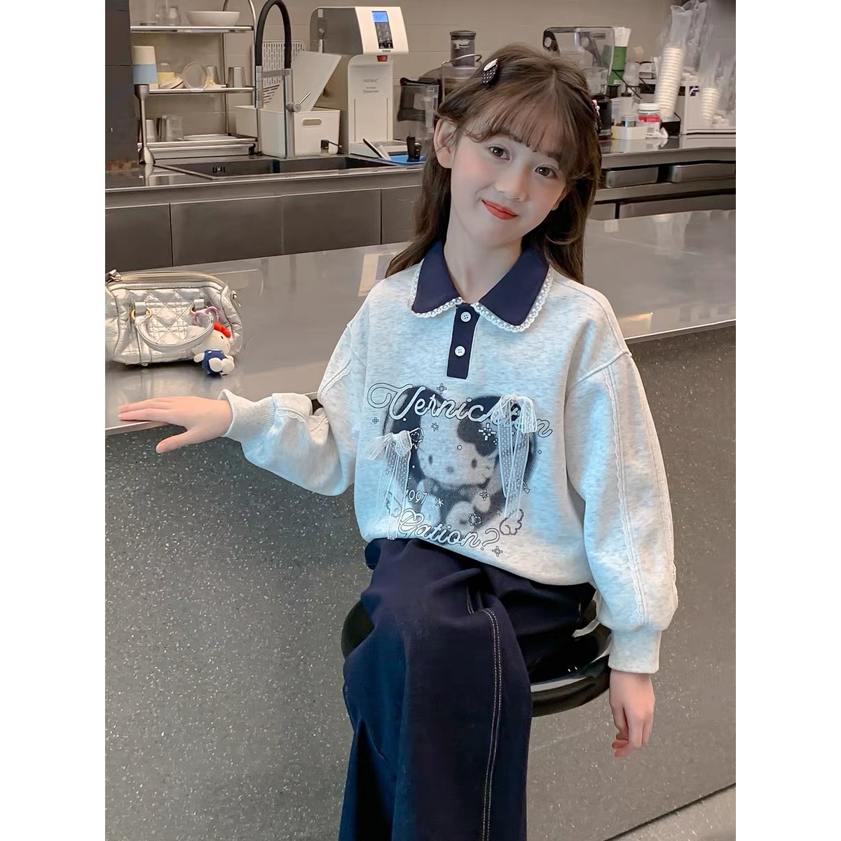 【现货】2025秋猫咪立体蕾丝蝴蝶结抽绳翻领女童卫衣 D621 621 B