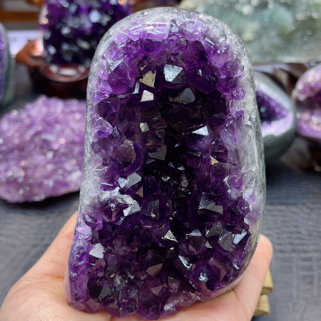 紫晶大型摆件（非配饰）未镶嵌