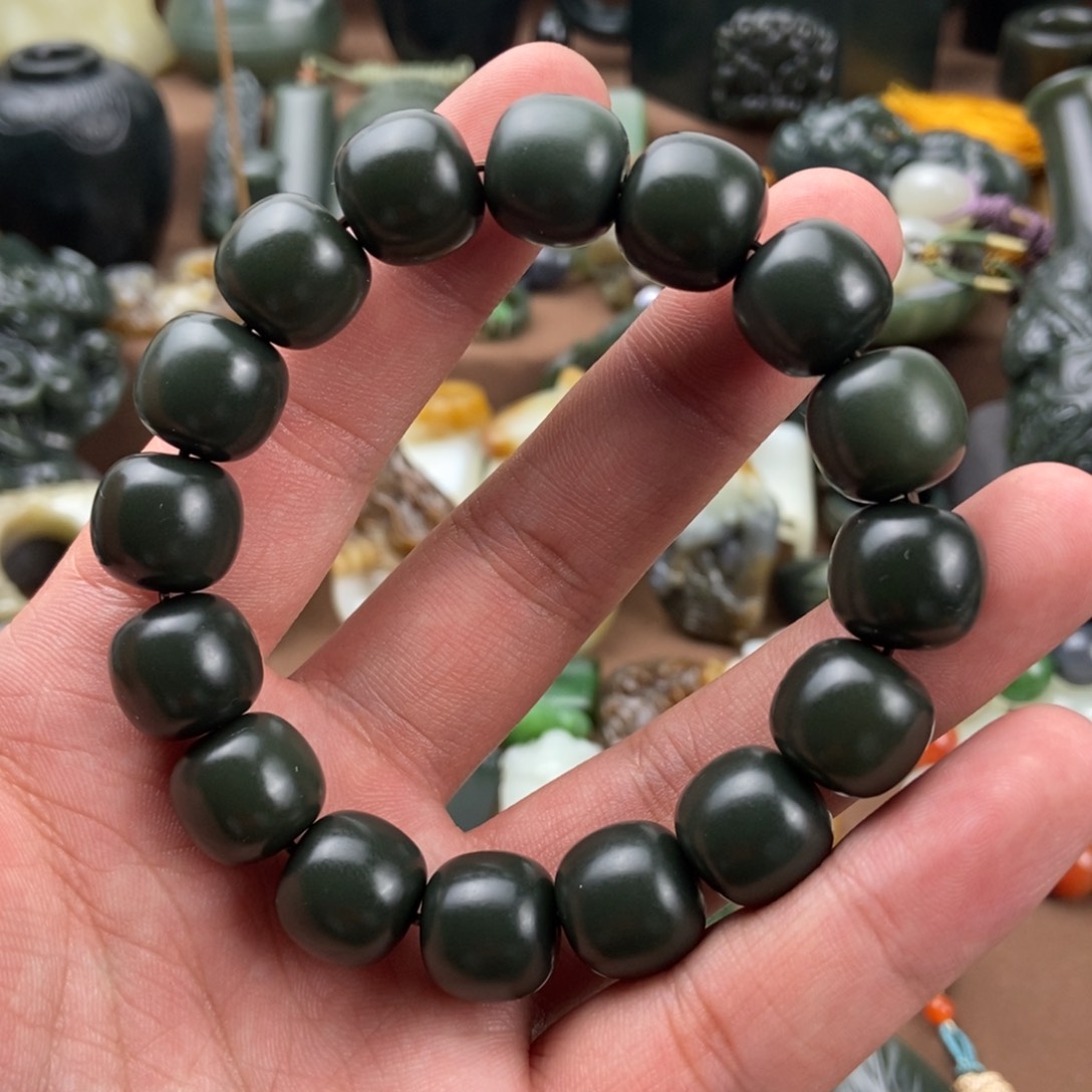 和田玉摆件未镶嵌卢*