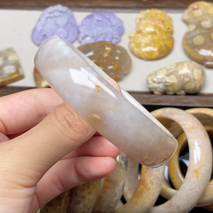 硅化珊瑚（珊瑚玉）未镶嵌手镯56