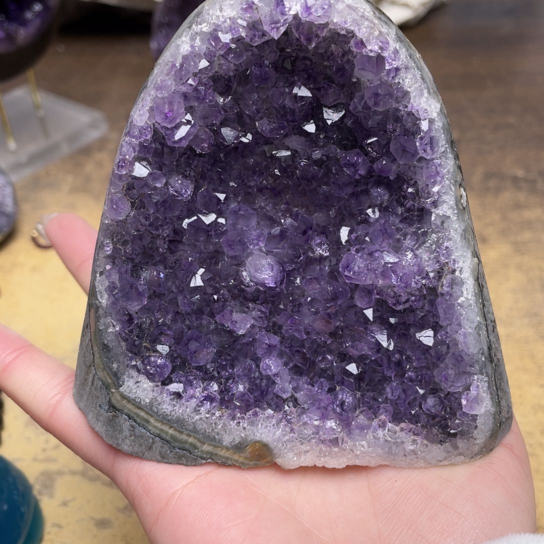 紫晶未镶嵌大型摆件（非配饰）