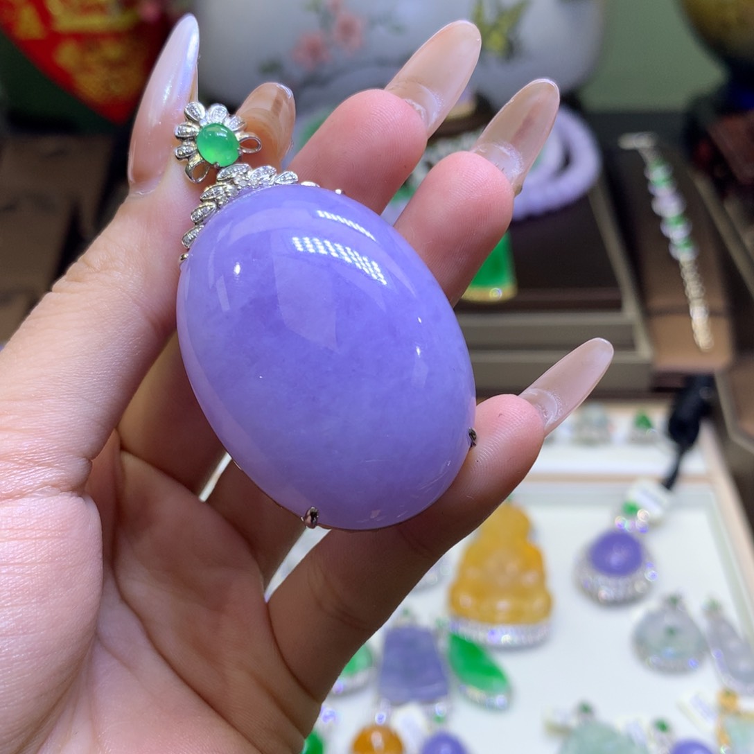 翡翠颈饰18K金镶嵌V****意翡翠