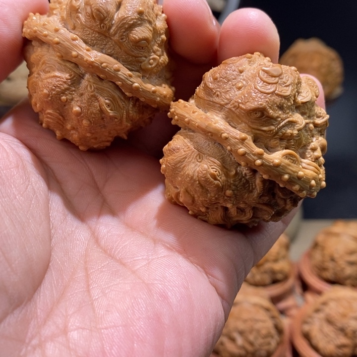 核桃把件勿*.纯手工雕刻文玩核桃