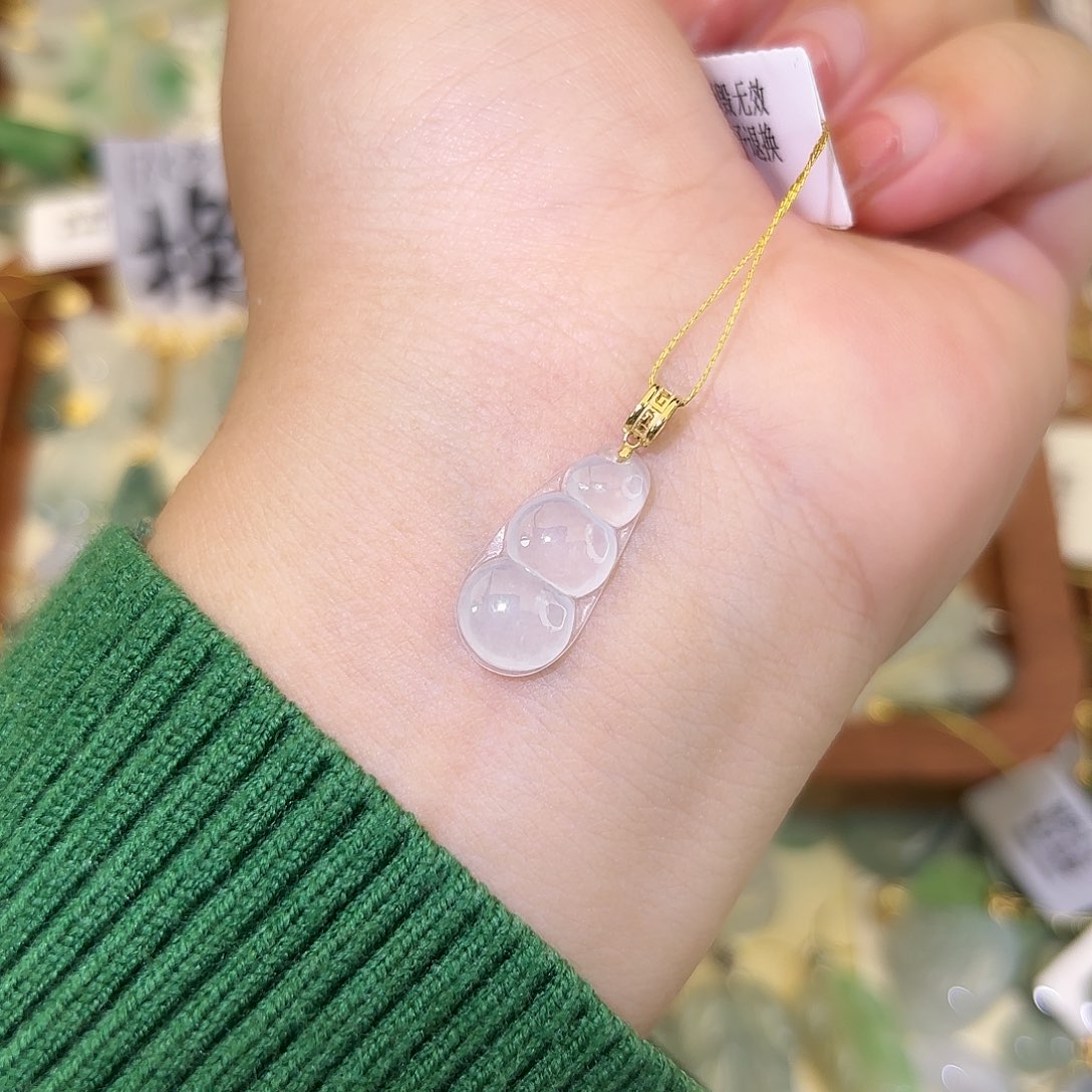 翡翠18K金镶嵌颈饰豆子