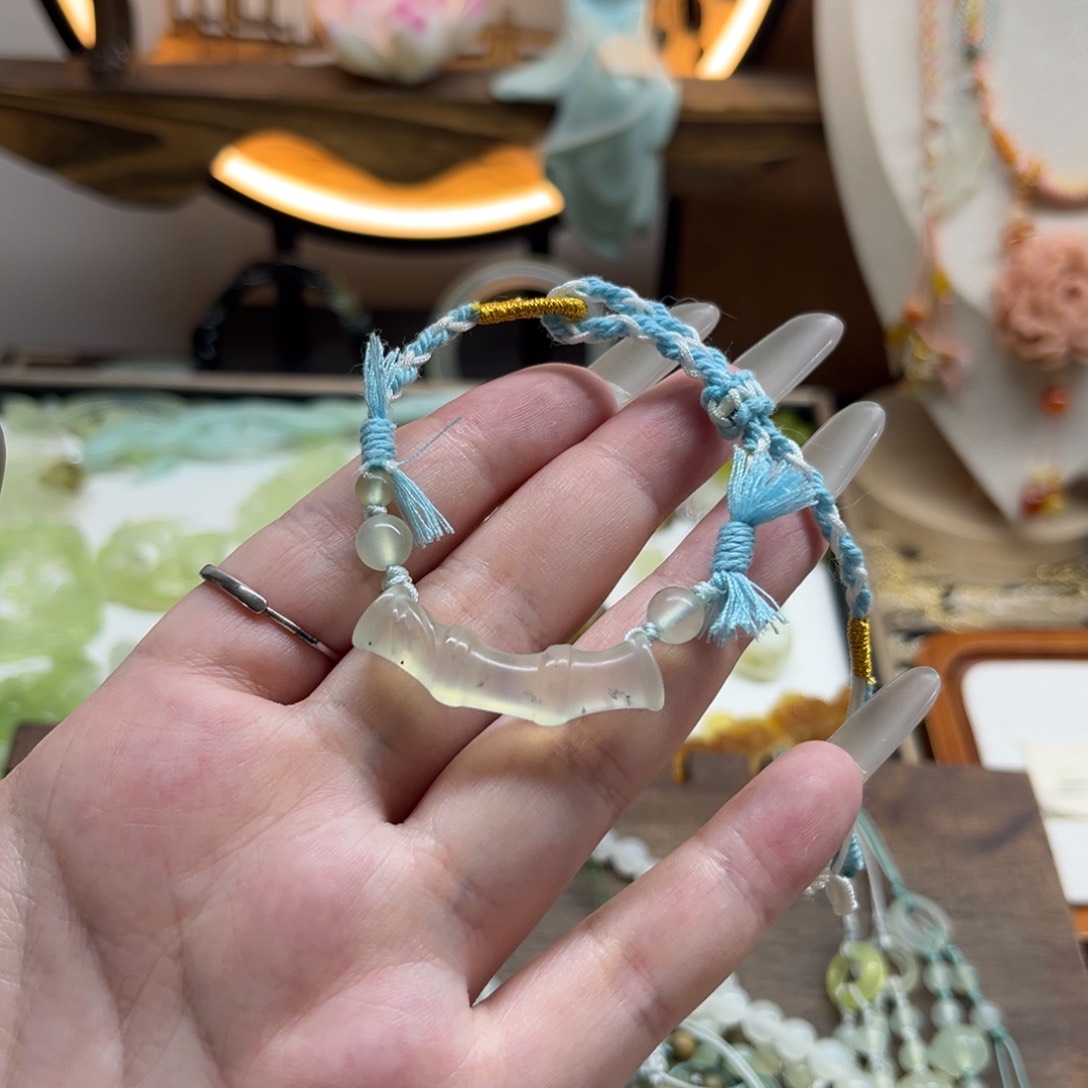 【闪购商品】未镶嵌蛇纹石玉颈饰竹节手牌