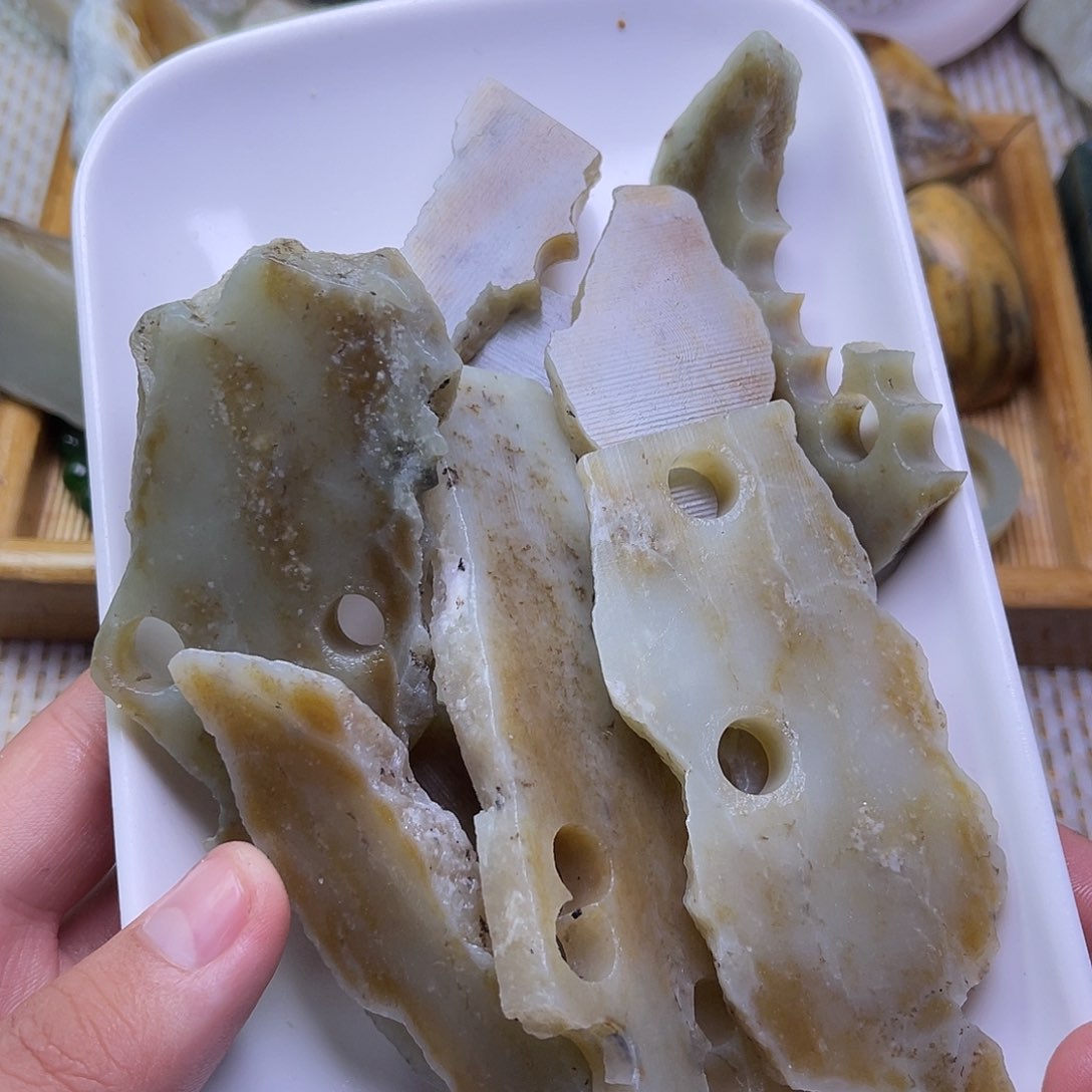 未镶嵌和田玉车挂