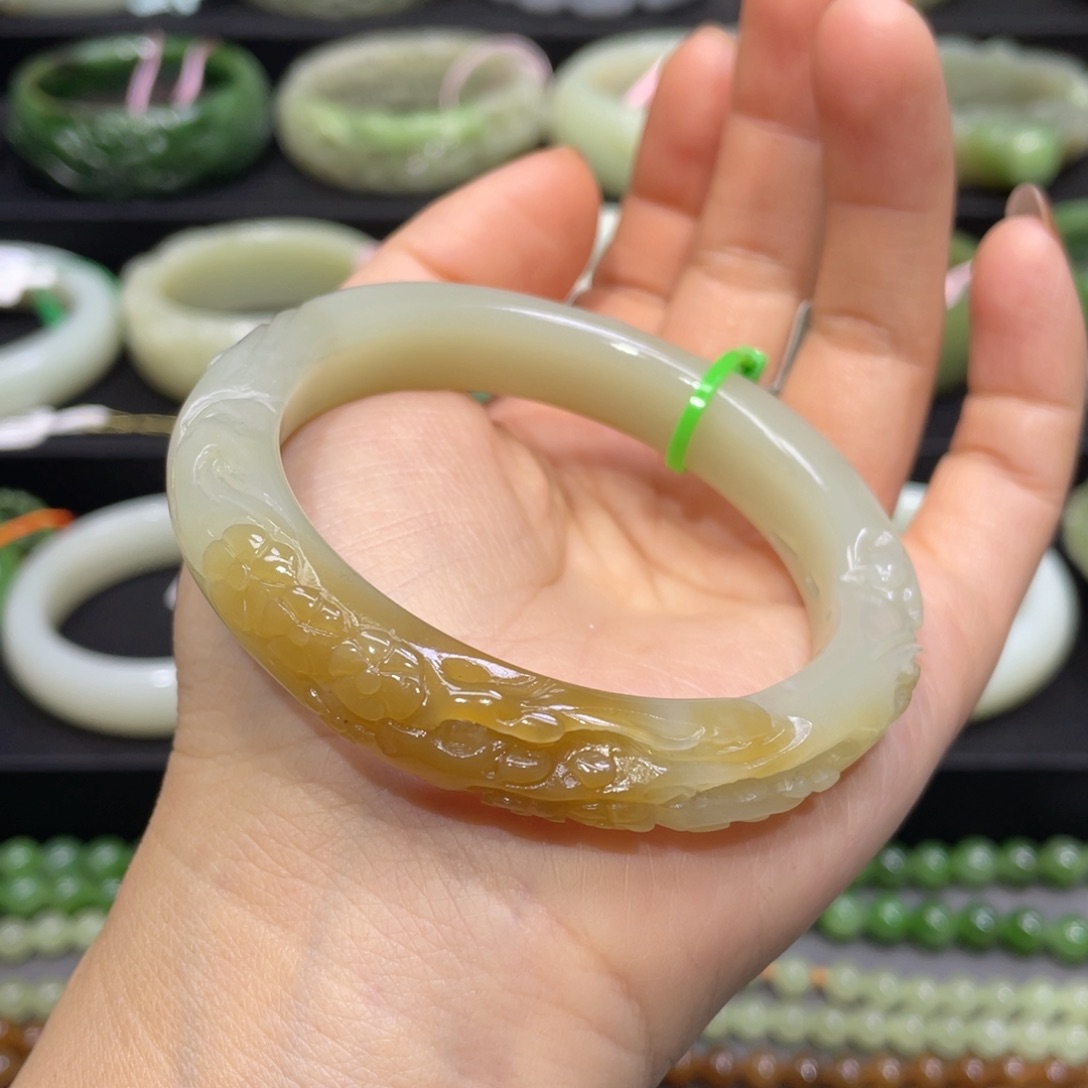 和田玉手镯56圈口 编号4未镶嵌