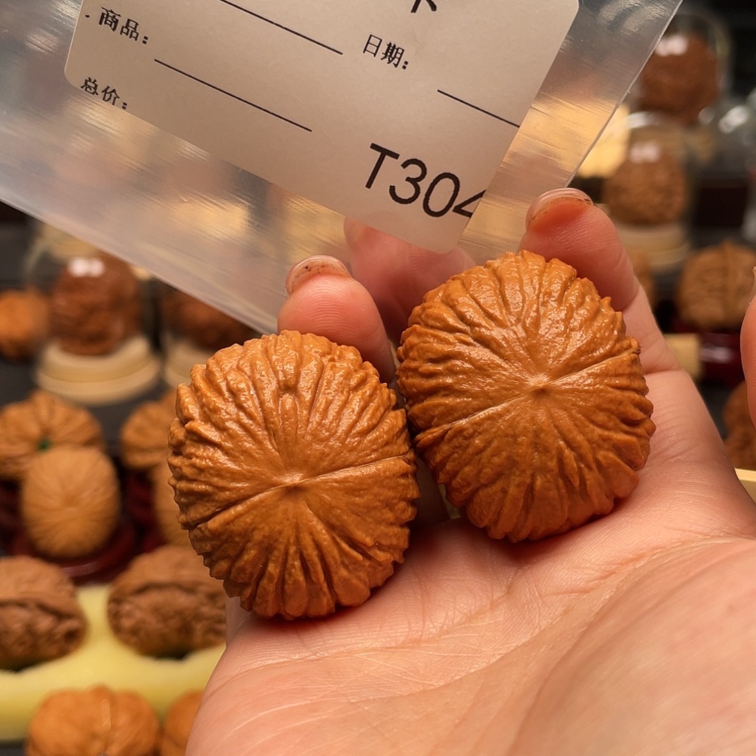 尽***颜文玩核桃把件猴头39。304