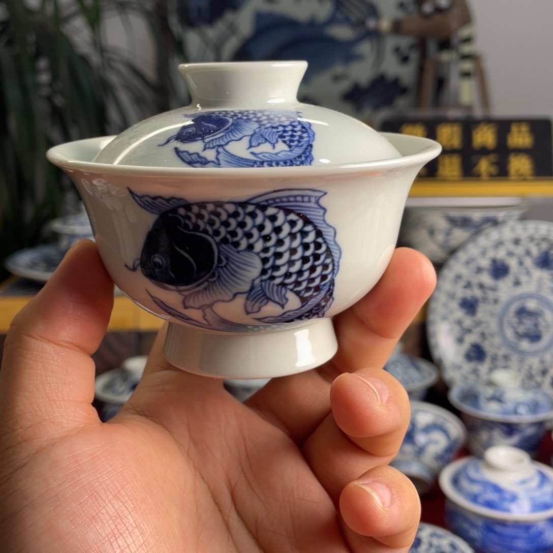 元青花团鱼盖碗微瑕