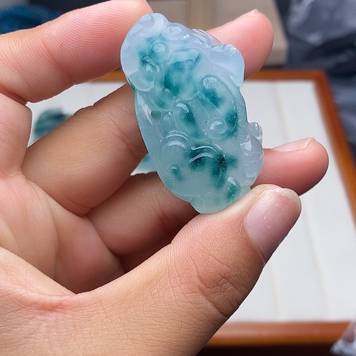 翡翠未镶嵌颈饰138手串