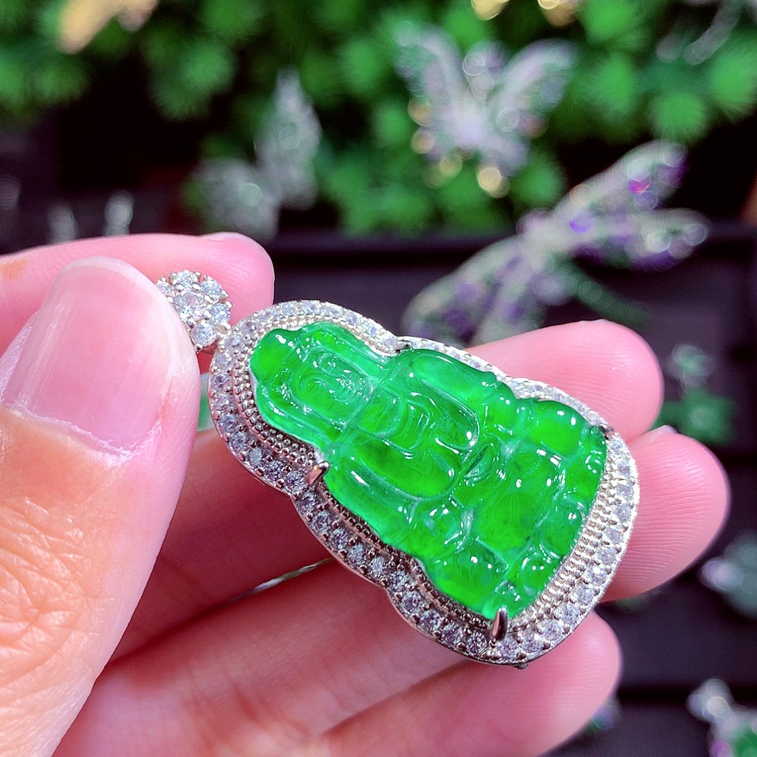 颈饰未镶嵌翡翠天然