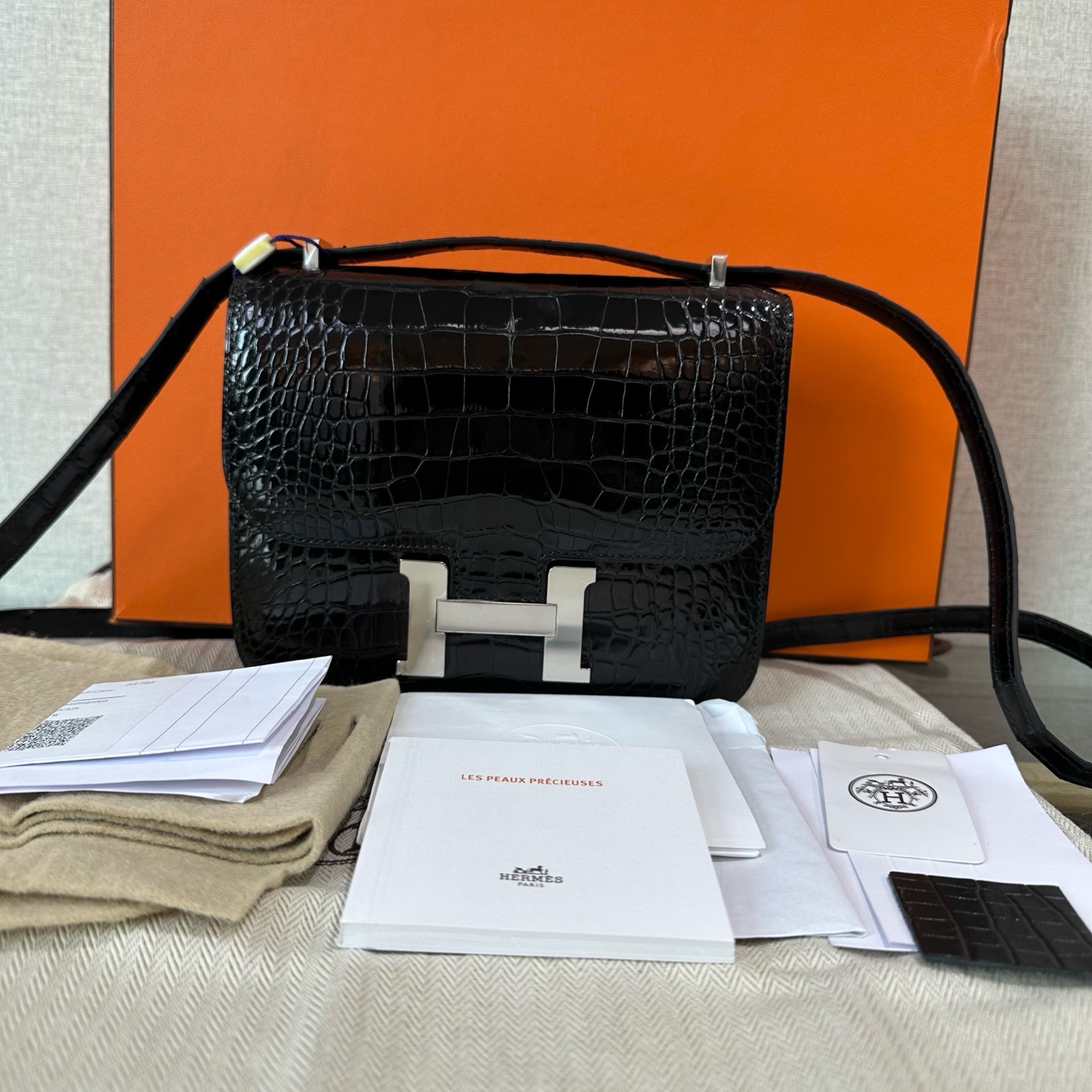 95新 Hermes/爱马仕 黑银鳄鱼皮康康19单肩斜挎包 11483