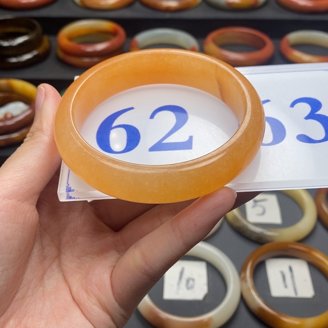 石英质玉（黄龙玉）手镯未镶嵌