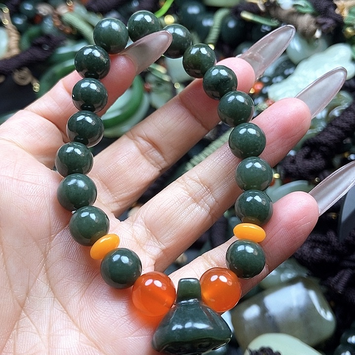 和田玉颈饰未镶嵌