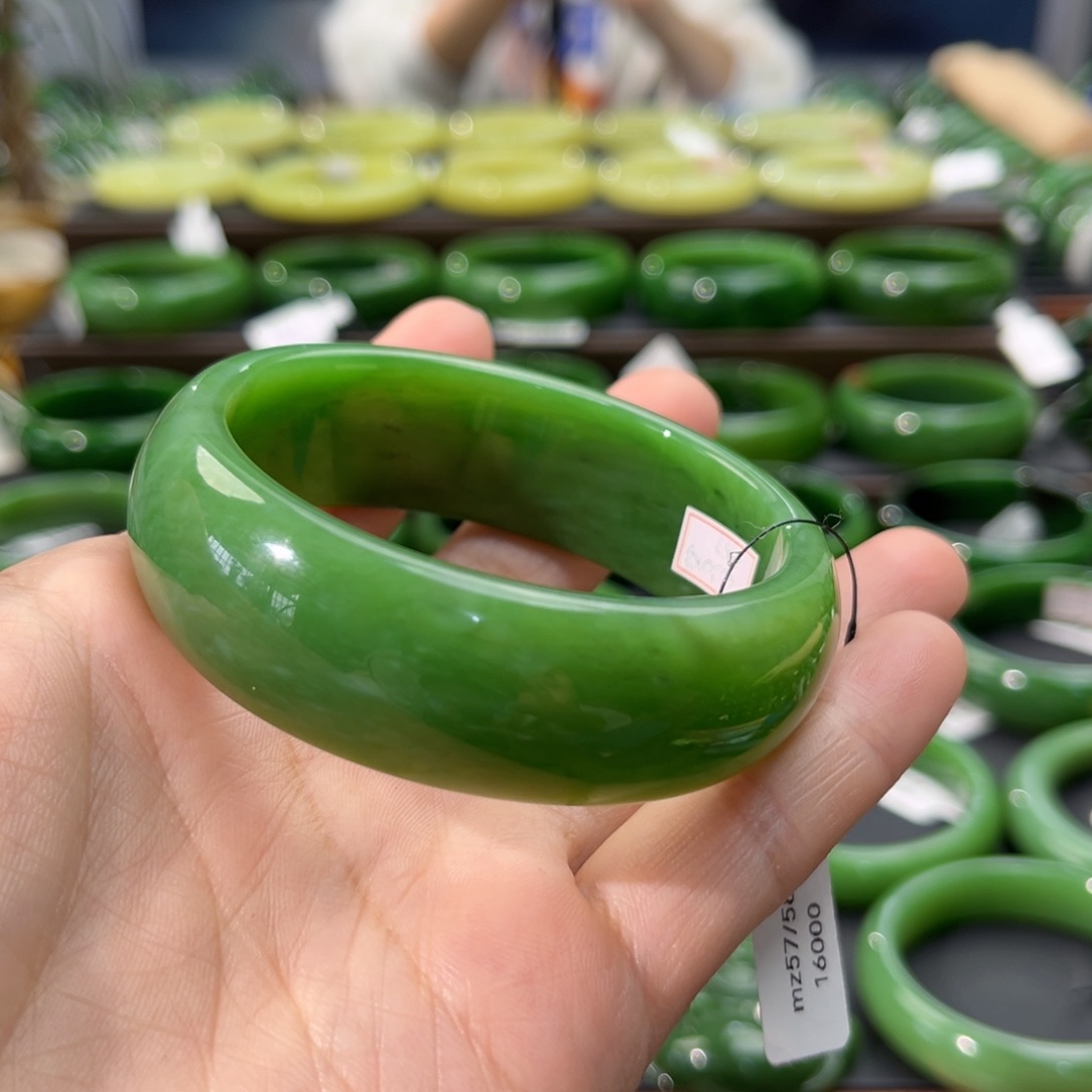 和田玉（碧玉）手镯未镶嵌秀**秀