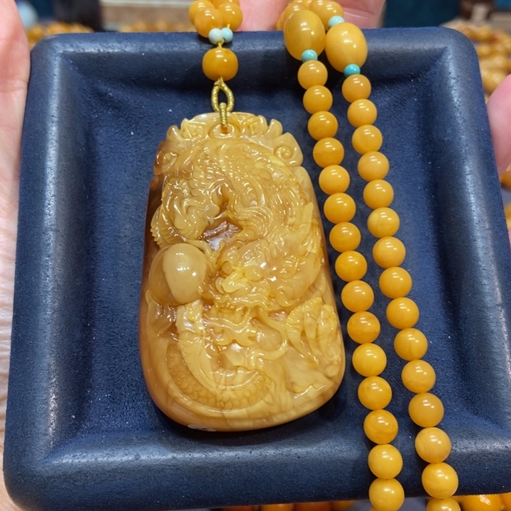 未镶嵌颈饰琥珀蜜蜡