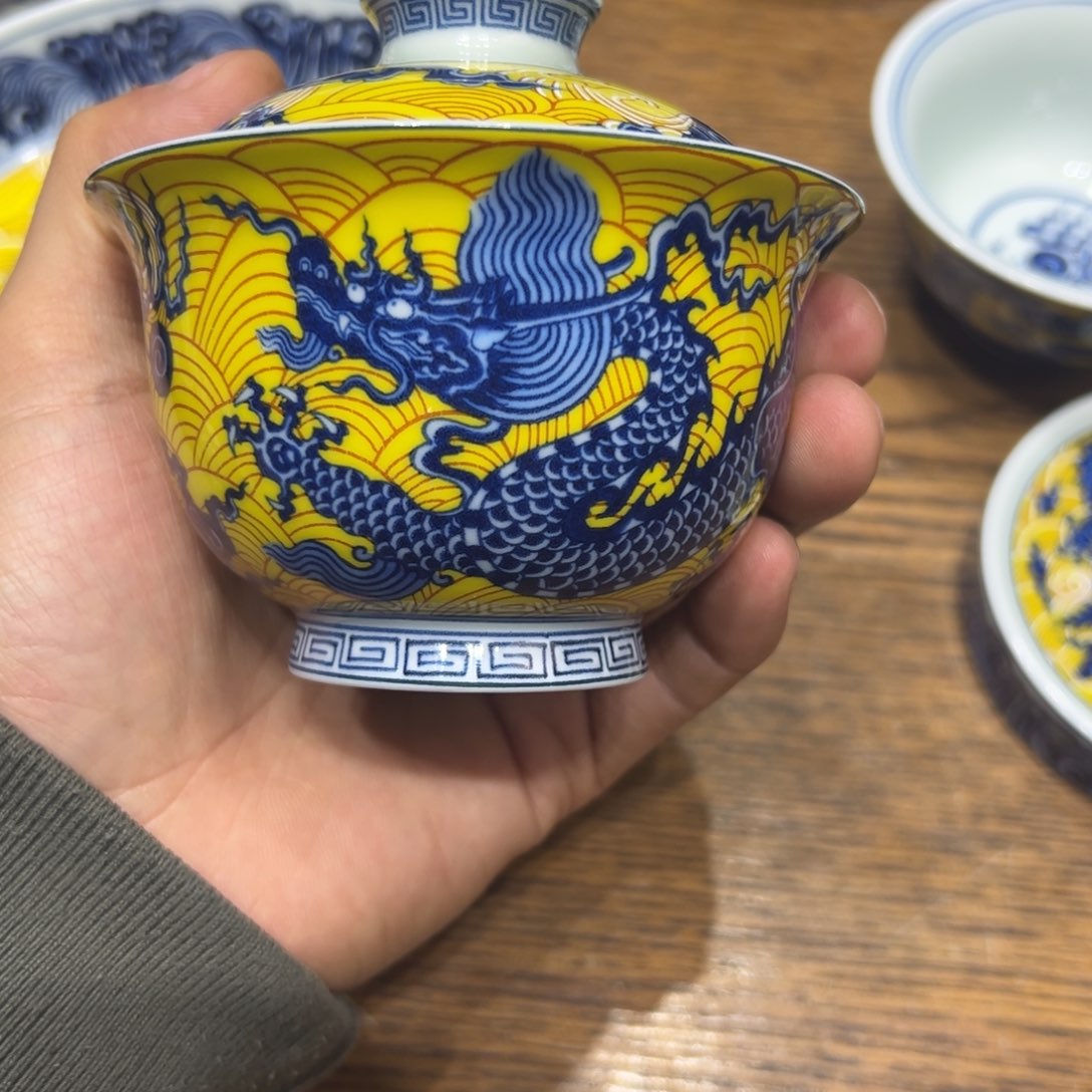 刘***刘景德镇瓷器精品陈列展品