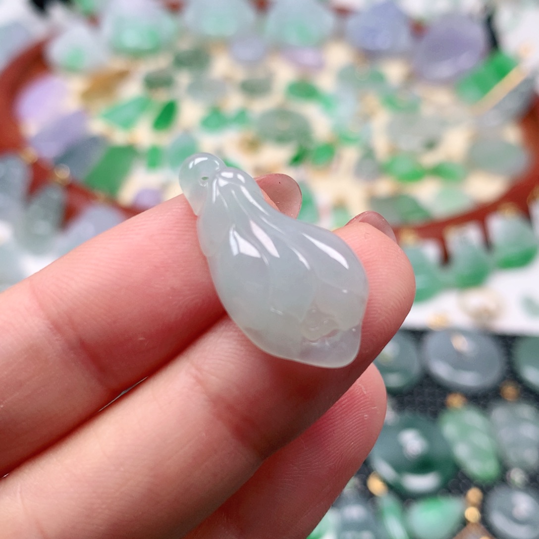 【闪购商品】翡翠吊坠(不含链)未镶嵌