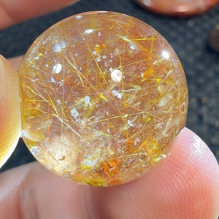 周***梦未镶嵌颈饰水晶好