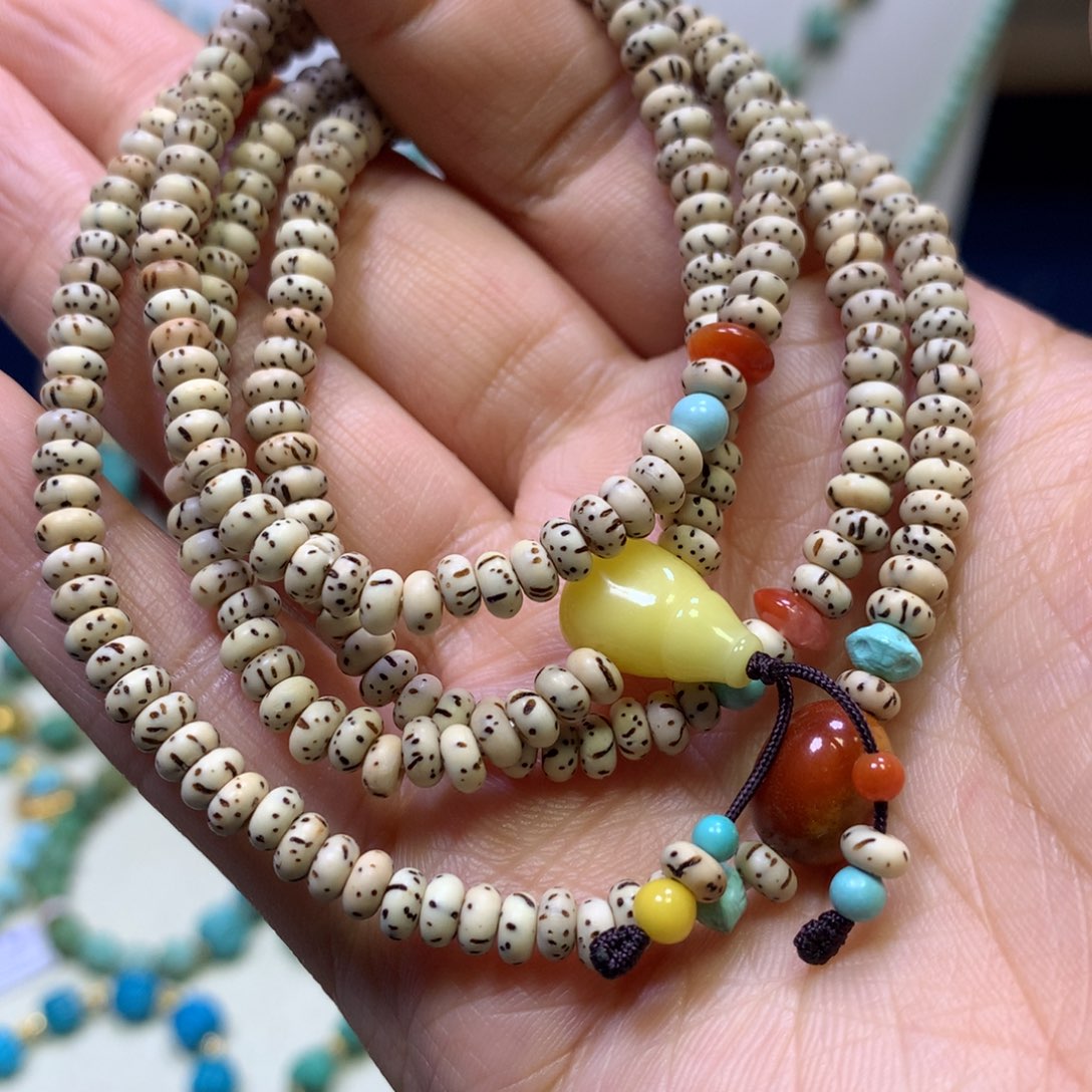 琥珀未镶嵌裸石项链