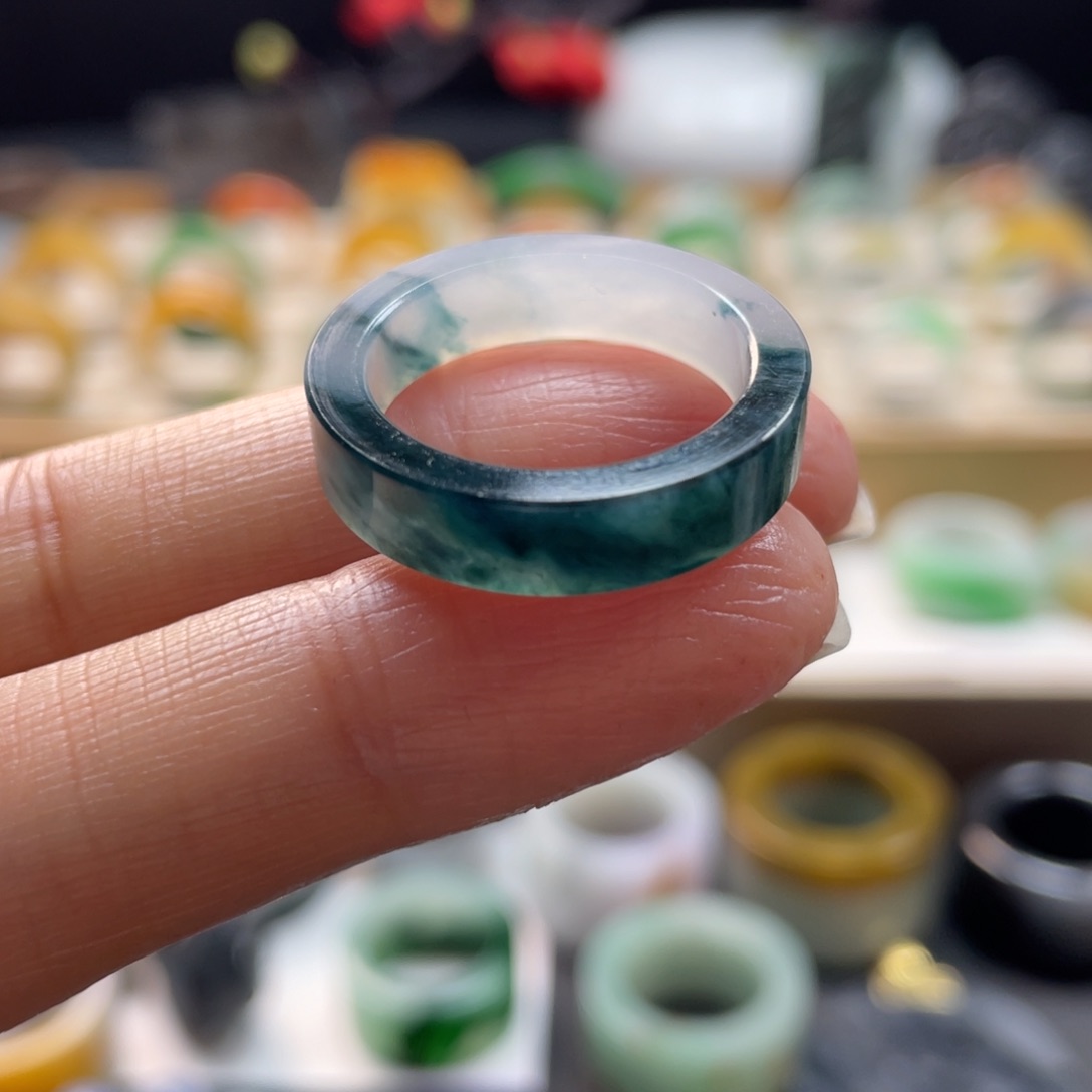 定制翡翠未镶嵌戒指