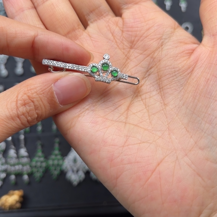 陳***.翡翠银S925镶嵌耳饰