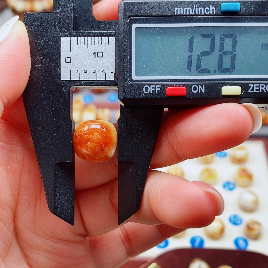 琥珀未镶嵌裸石蜜蜡