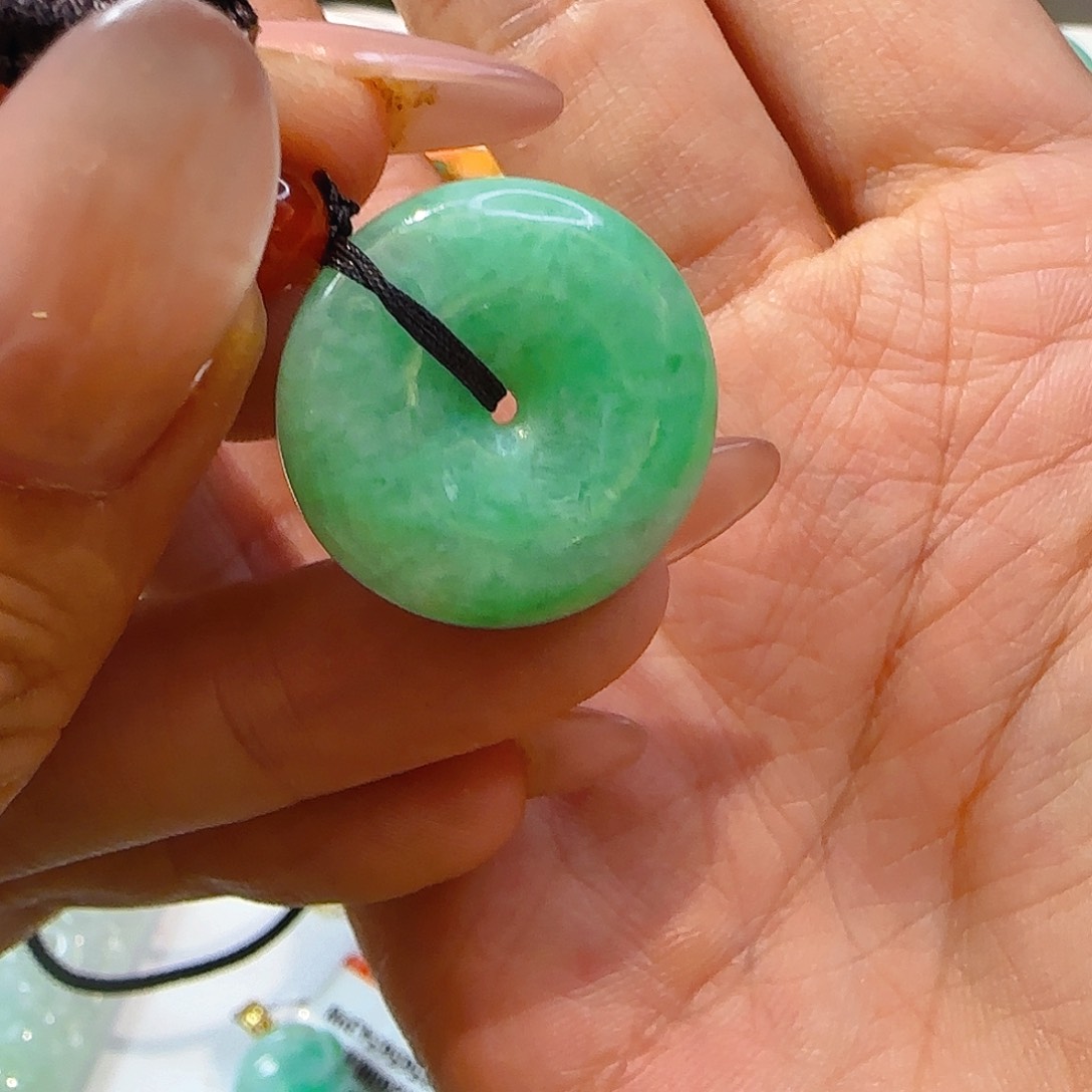 翡翠颈饰未镶嵌翡翠199