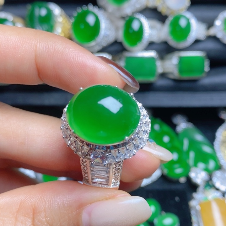 光****翡翠未镶嵌挂件蛋面