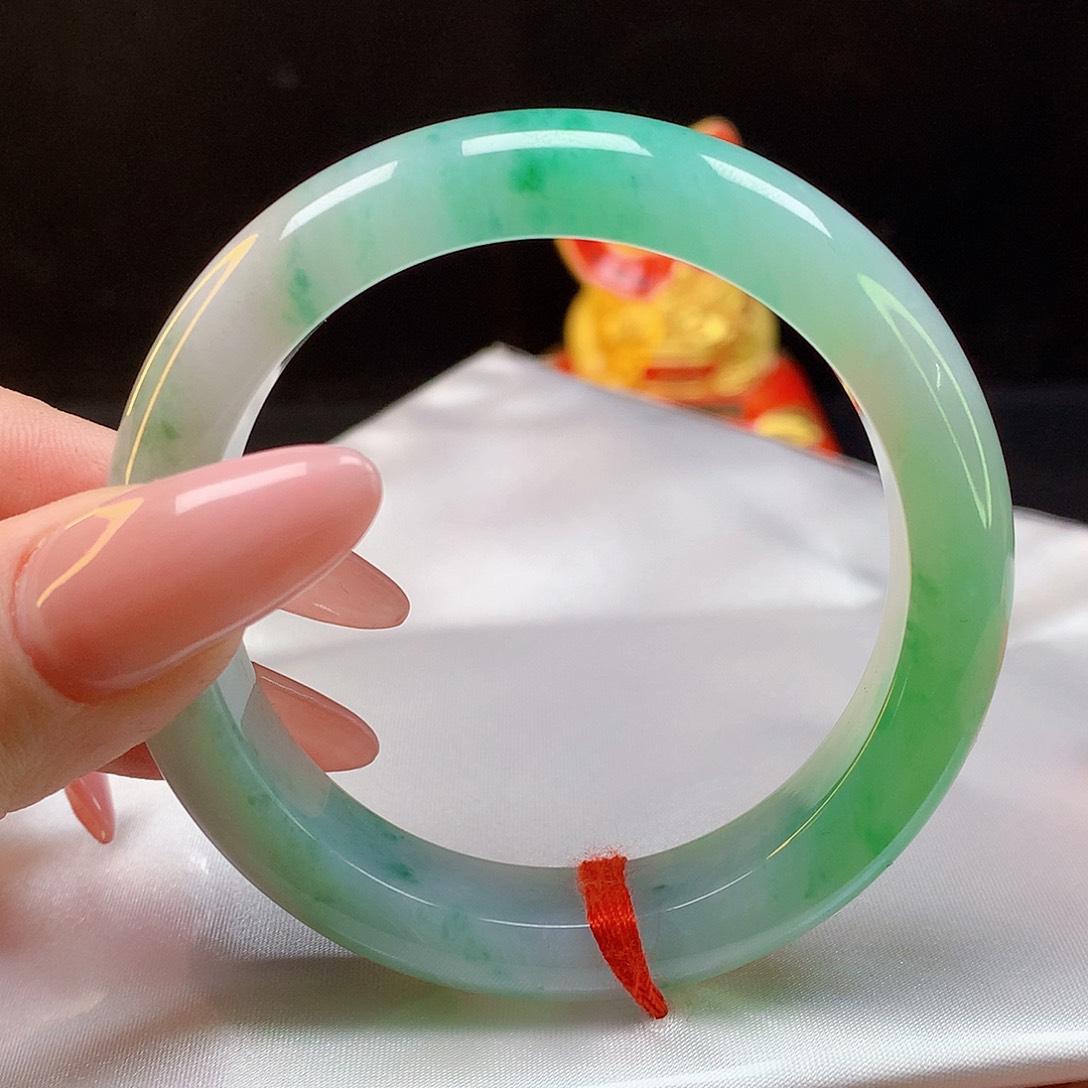 翡翠手镯未镶嵌天然翡翠2019