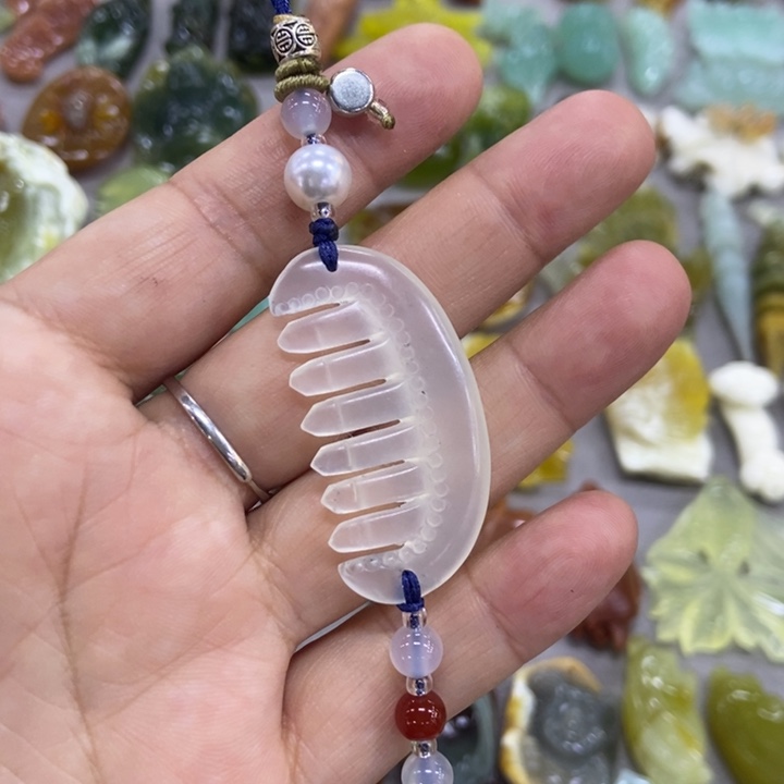 未镶嵌蛇纹石玉挂件