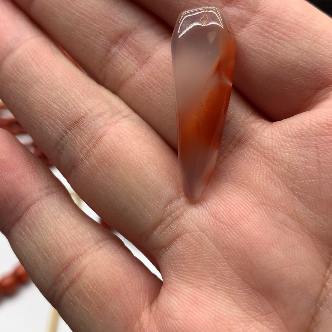 南红玛瑙配饰未镶嵌