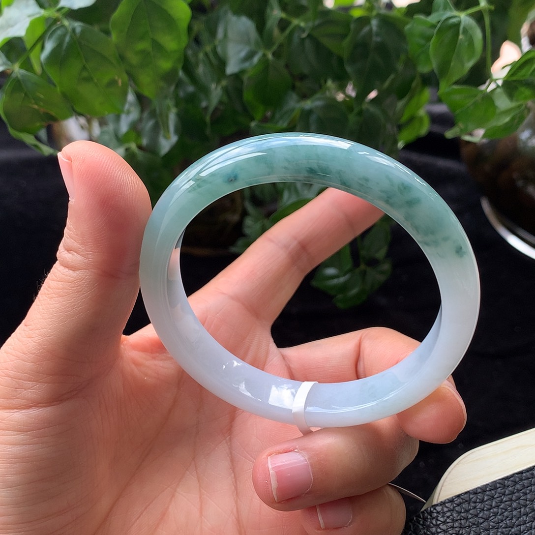 翡翠未镶嵌手镯3号